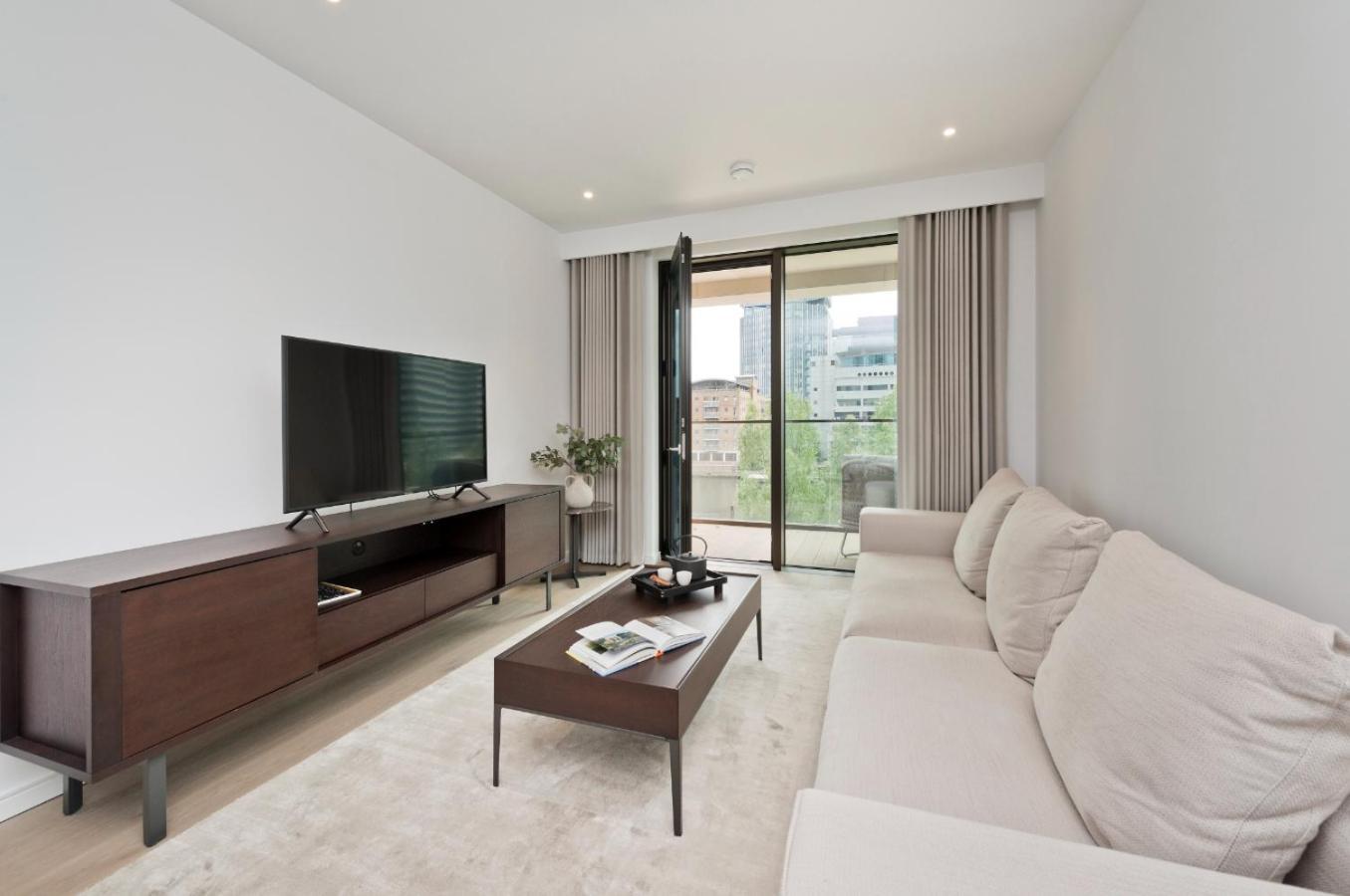 Elegant And Modern Apartments In Canary Wharf Right Next To Thames Лондон Екстериор снимка