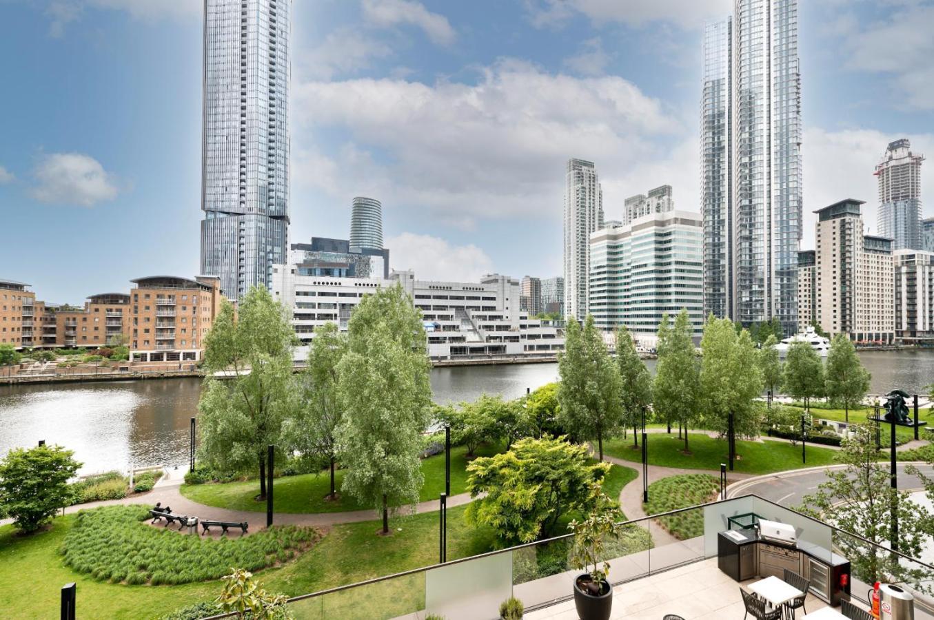 Elegant And Modern Apartments In Canary Wharf Right Next To Thames Лондон Екстериор снимка