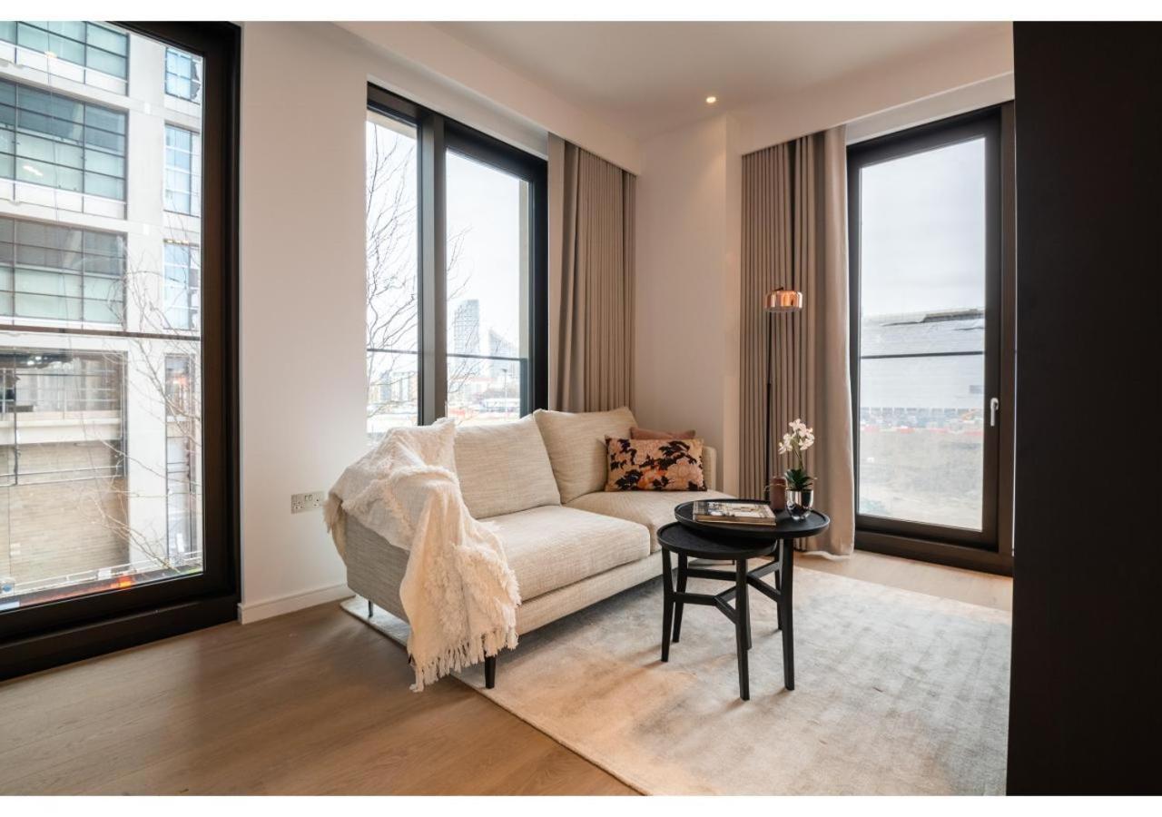 Elegant And Modern Apartments In Canary Wharf Right Next To Thames Лондон Екстериор снимка