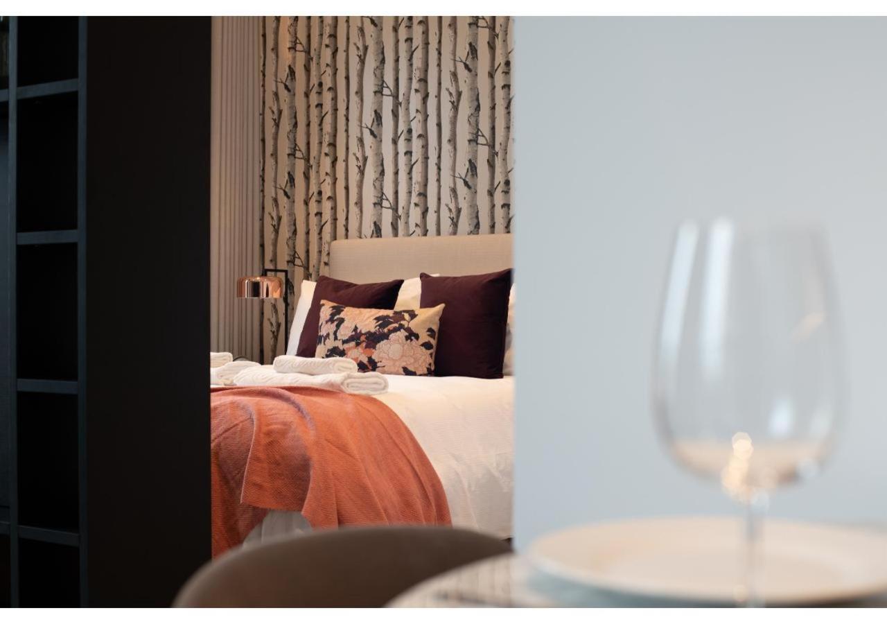 Elegant And Modern Apartments In Canary Wharf Right Next To Thames Лондон Екстериор снимка