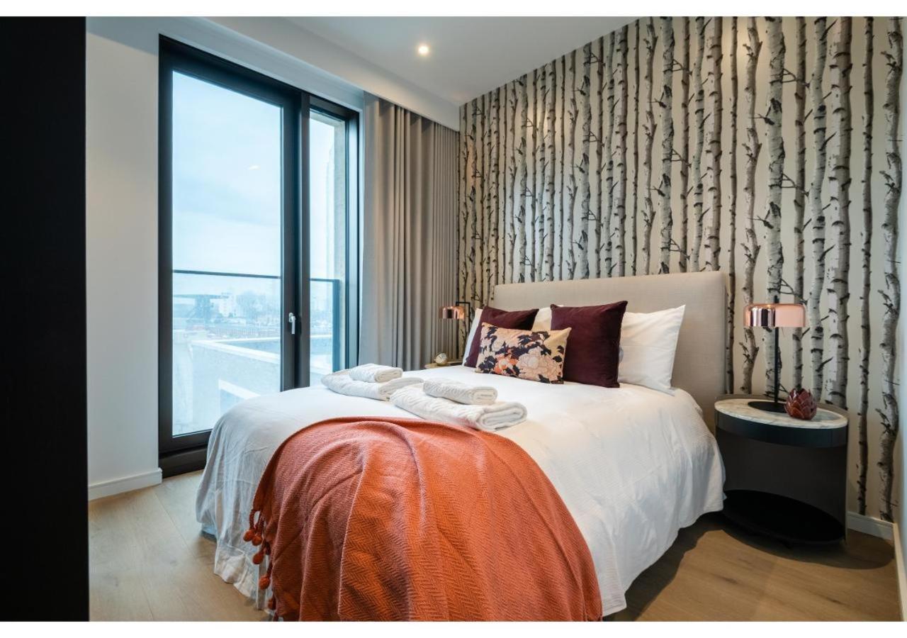 Elegant And Modern Apartments In Canary Wharf Right Next To Thames Лондон Екстериор снимка